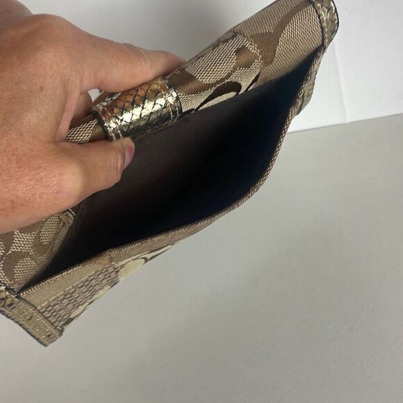 Coach Signature Patchwork Wallet Khaki Gold - Picture 6 of 13